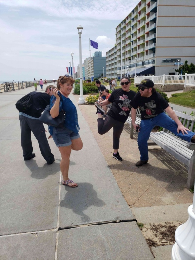 Týmová fotografie z honby za pokladem ve Virginia Beach